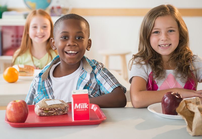 CHILDREN EATING